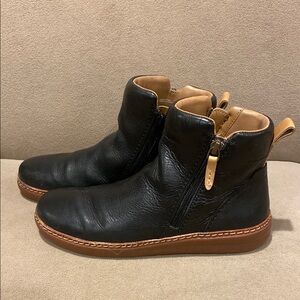 Clarks Amberlee Rosi Womens Black and Brown Ankle Boots with Side Zippers